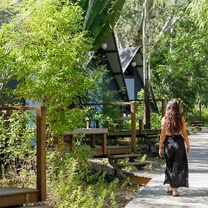 Selina Magnetic Island Horseshoe Bay
